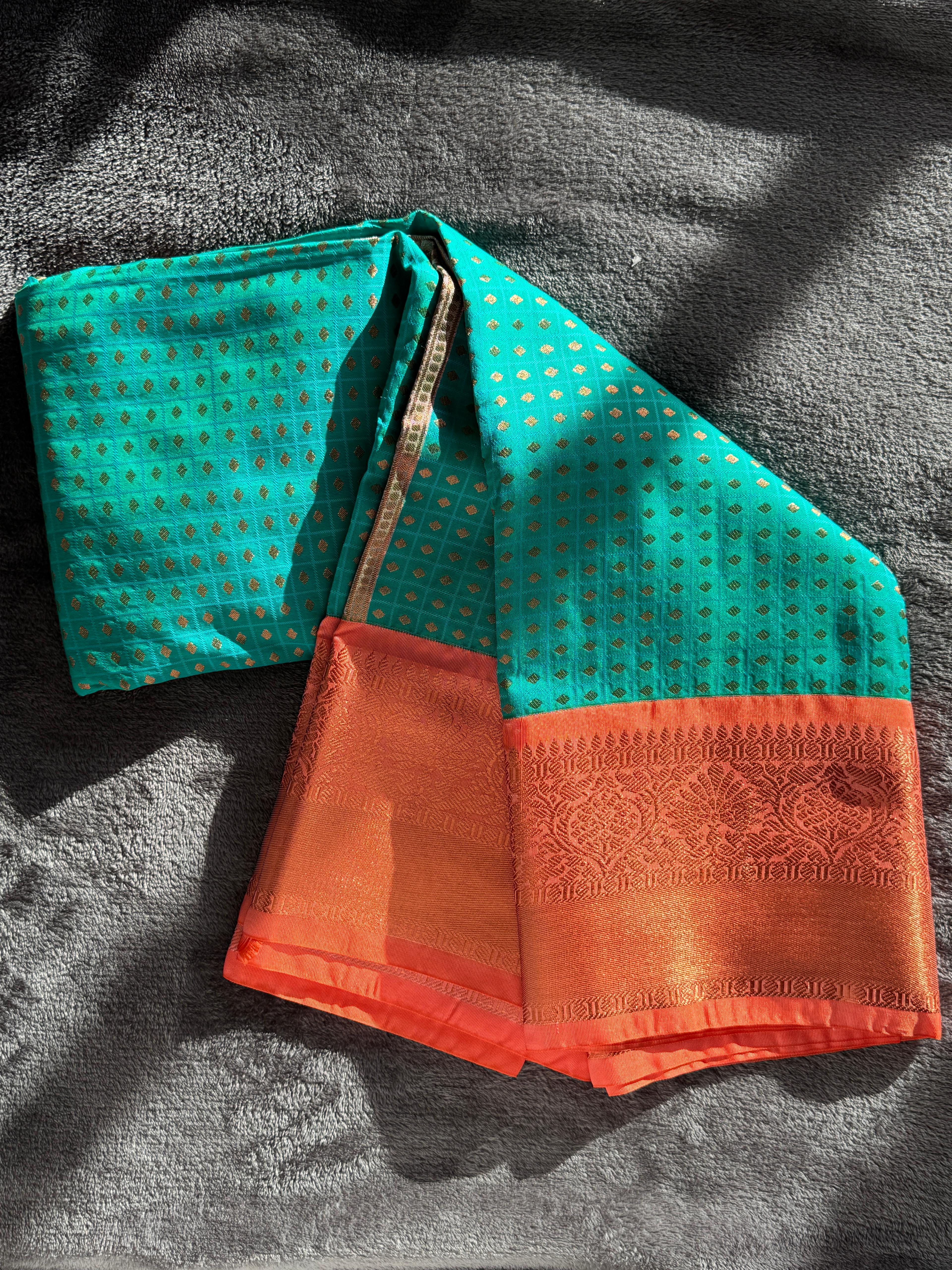 Citrus Aura – Green with Orange Gold Border